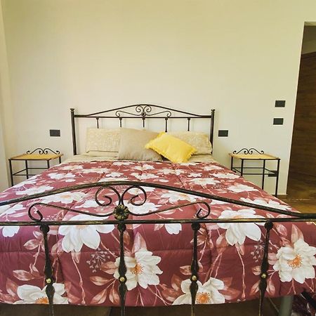 Villa Tadina Gualdo Tadino Buitenkant foto