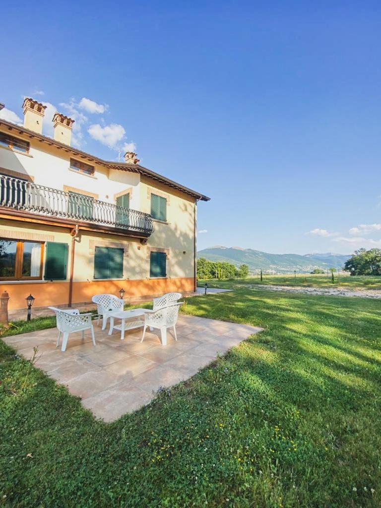 Villa Tadina Gualdo Tadino Buitenkant foto