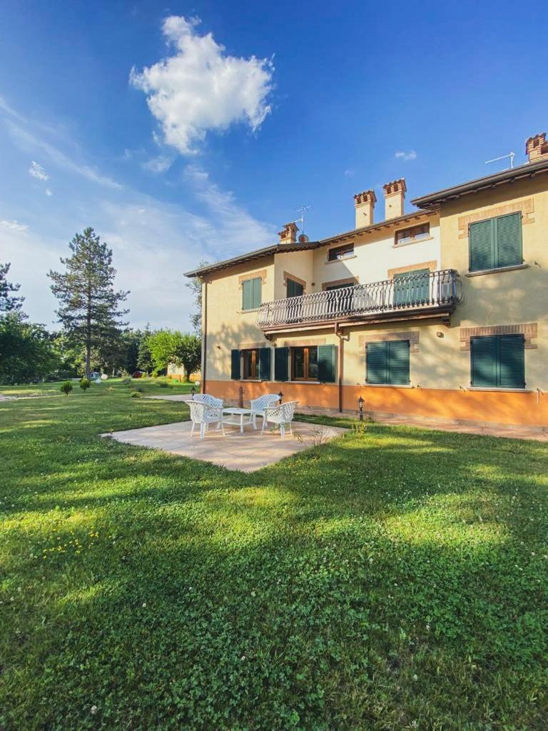 Villa Tadina Gualdo Tadino Buitenkant foto