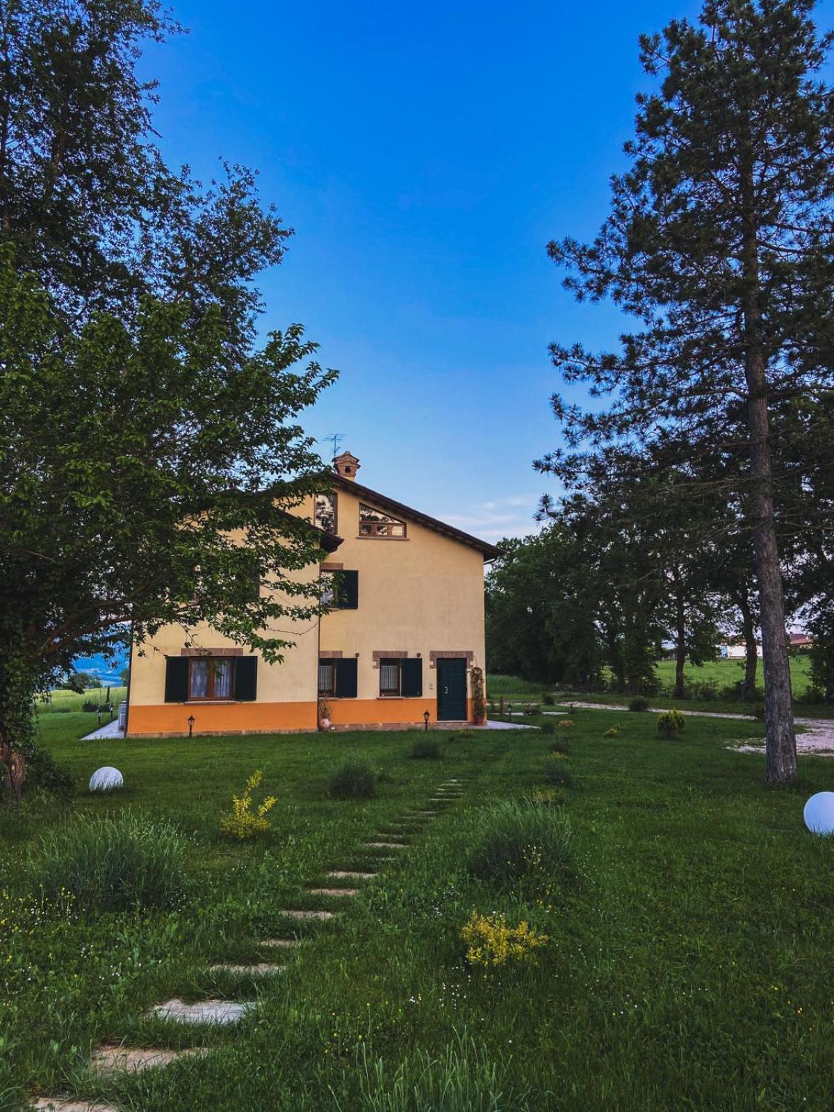 Villa Tadina Gualdo Tadino Buitenkant foto