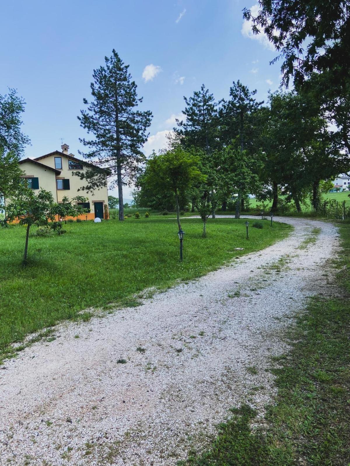 Villa Tadina Gualdo Tadino Buitenkant foto